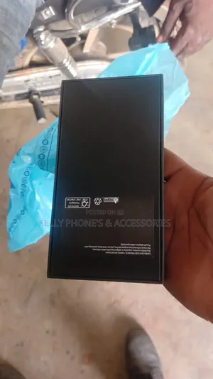 New Samsung Galaxy S22 5G 128 GB Black