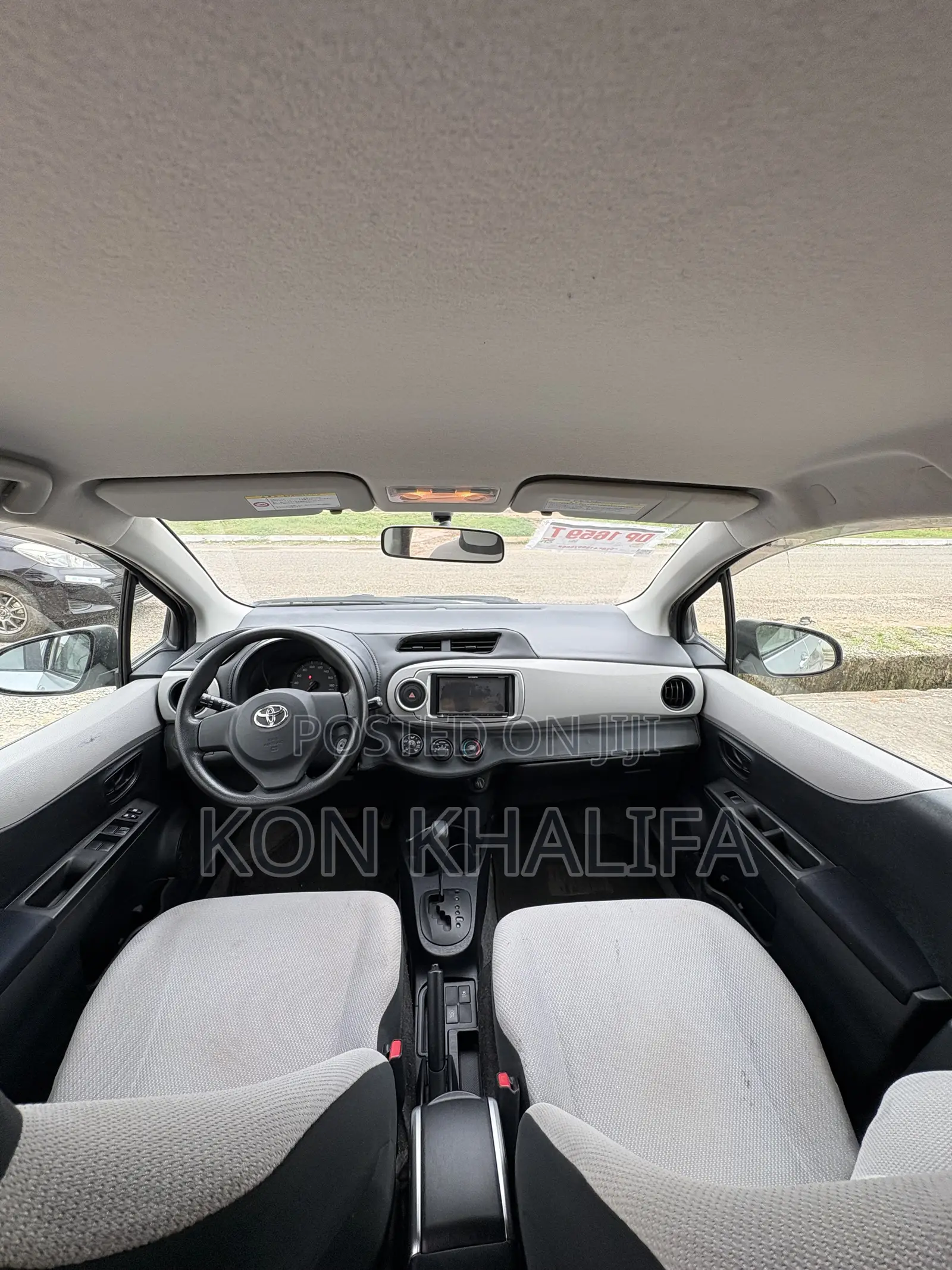Toyota Vitz 1.3 FWD 5dr 2012 Silver