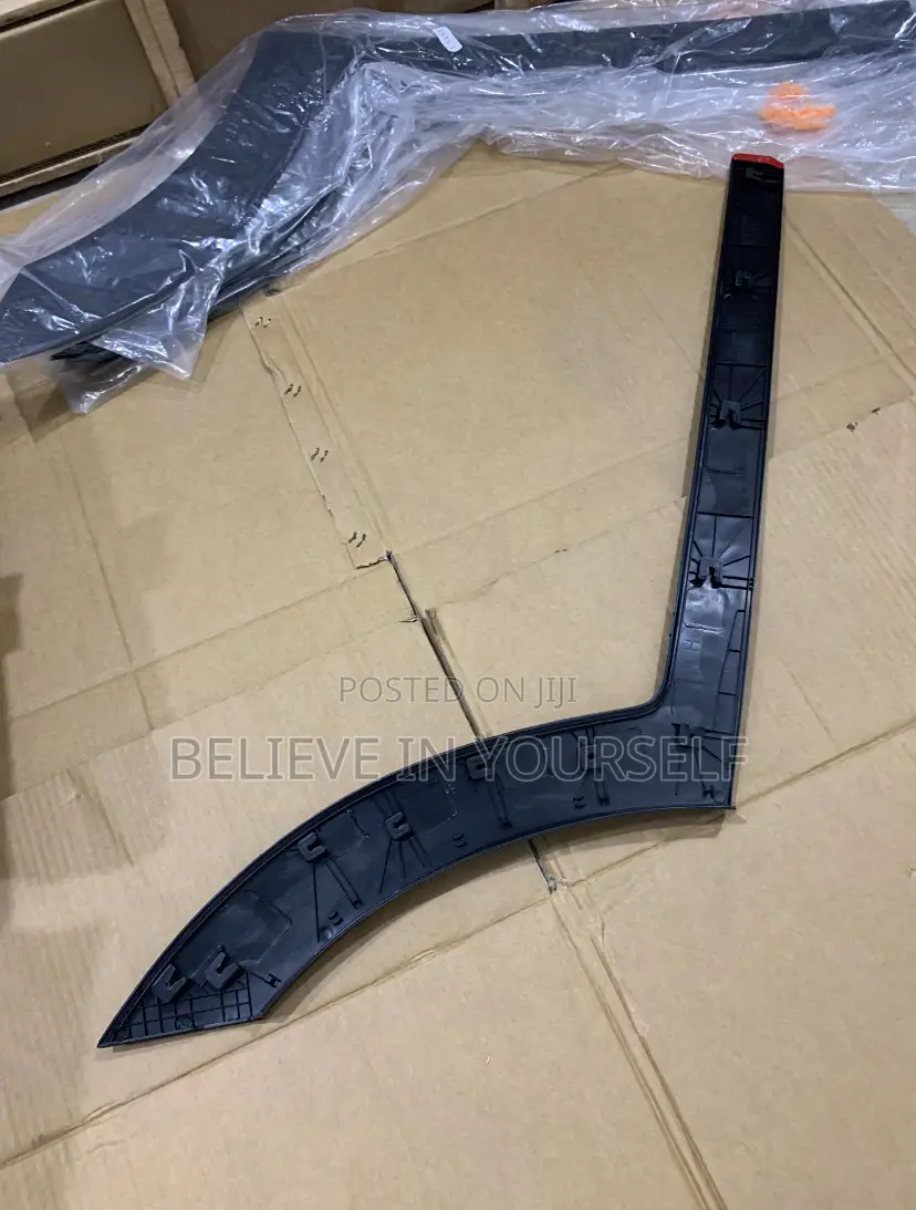 Hyundai Tucson 2016 2017 2018 2019 2020 2021 Back Door Moulding