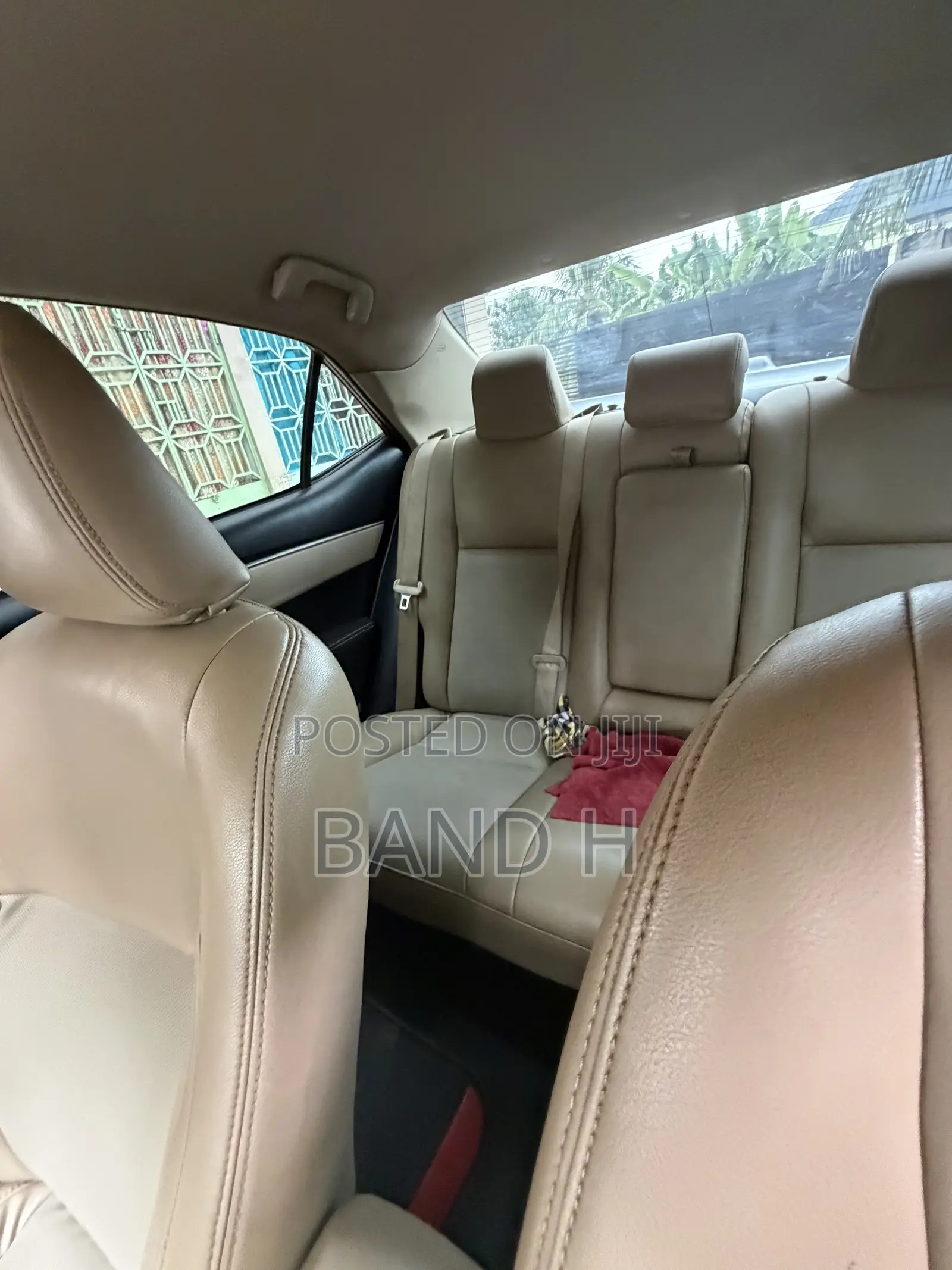 Toyota Corolla LE Premium 4dr Sedan (1.8L 4cyl CVT) 2016 Red