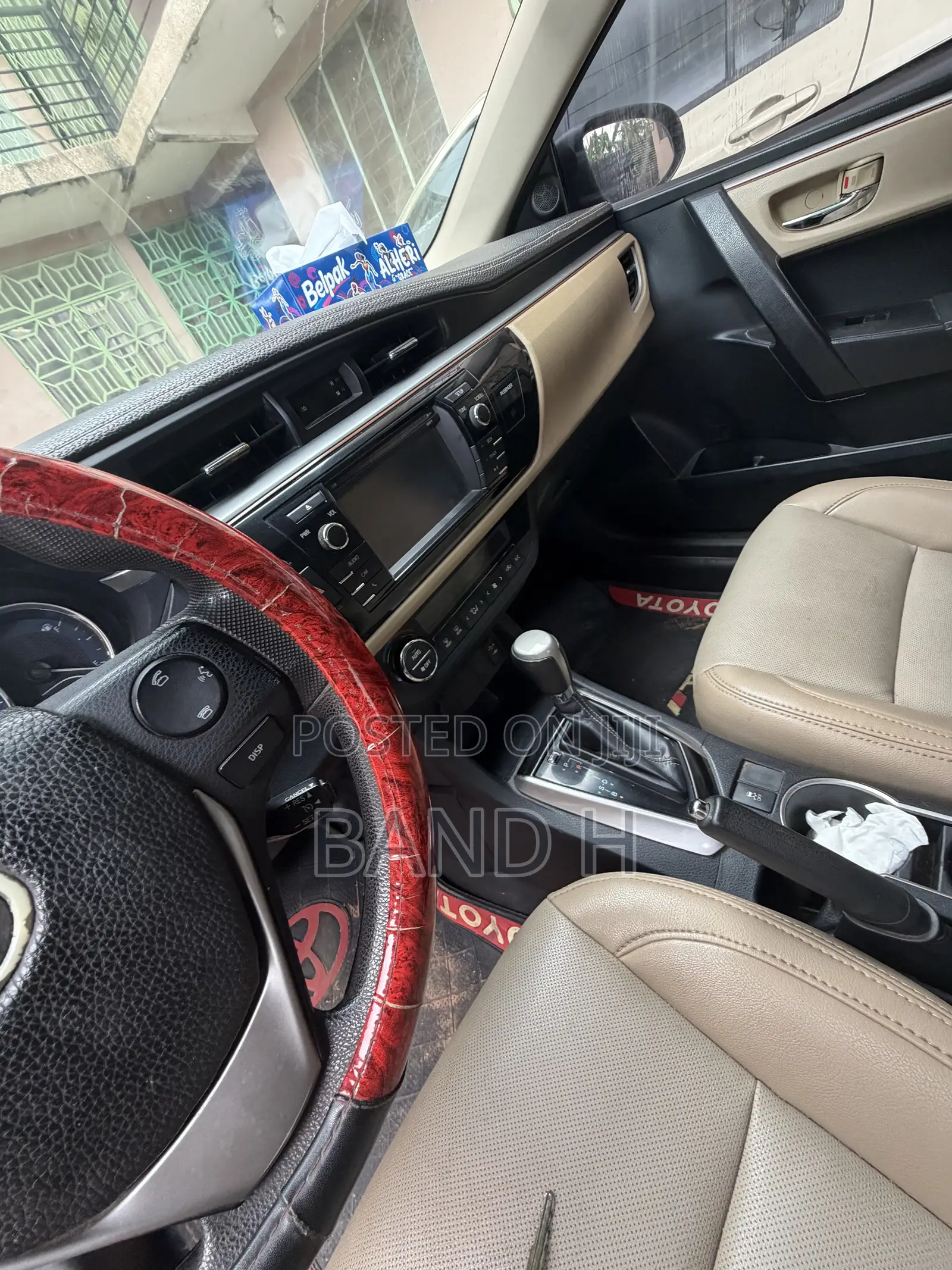Toyota Corolla LE Premium 4dr Sedan (1.8L 4cyl CVT) 2016 Red