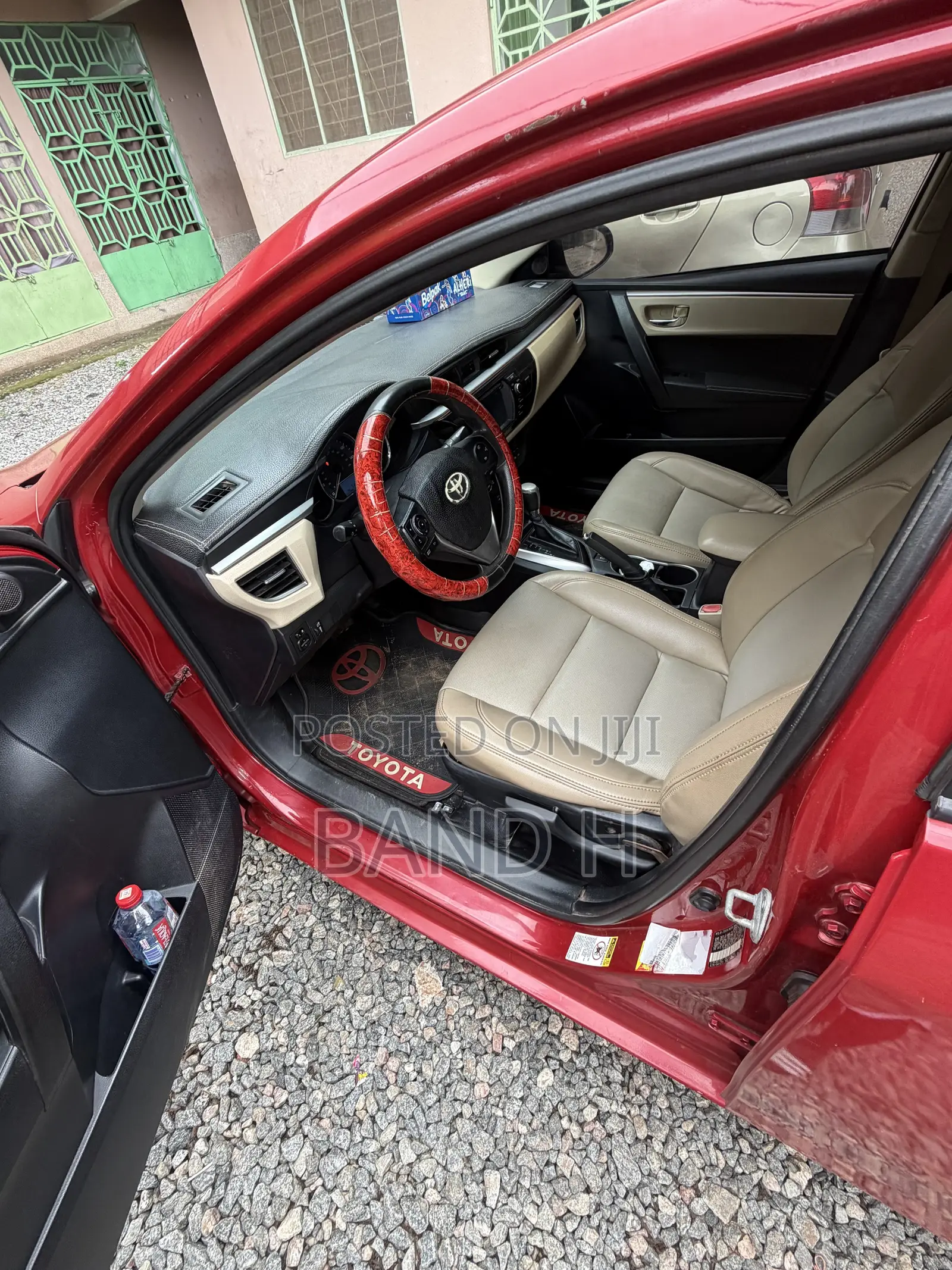 Toyota Corolla LE Premium 4dr Sedan (1.8L 4cyl CVT) 2016 Red