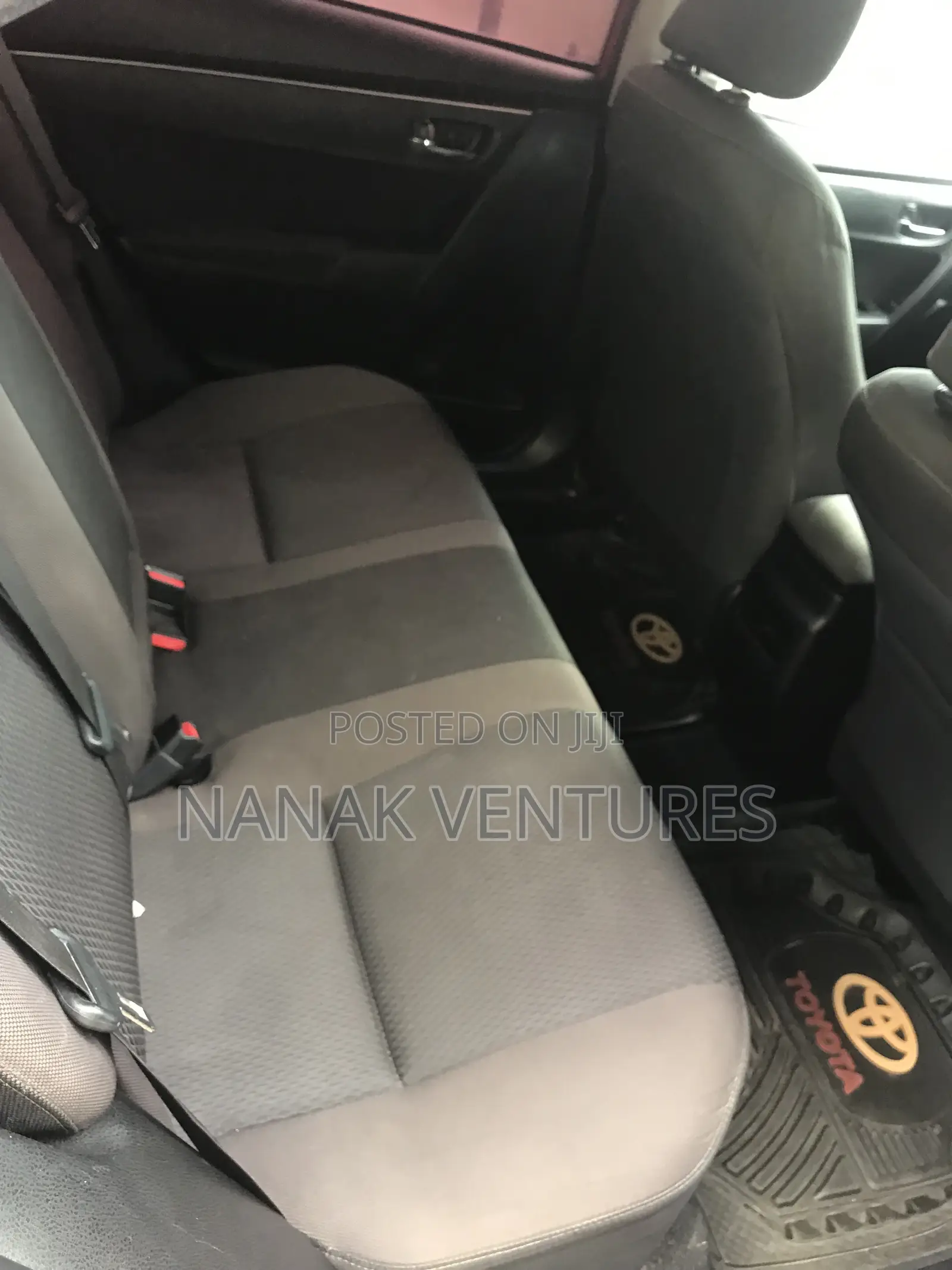 Toyota Corolla LE Eco (1.8L 4cyl 2A) 2019 Red