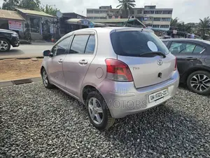 Toyota Vitz 1.0 FWD 3dr 2010 Gray