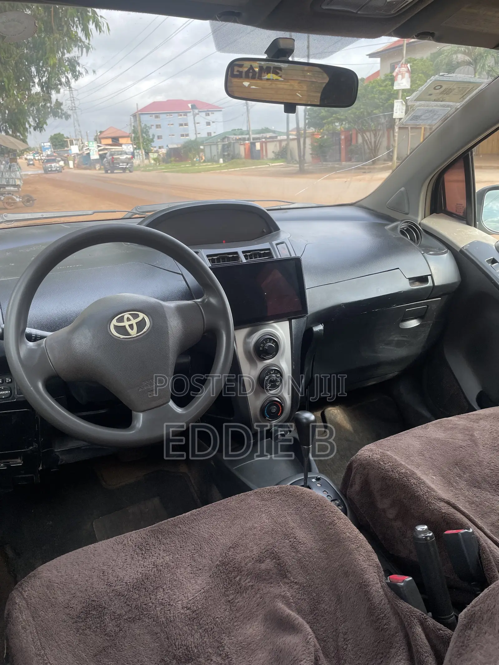 Toyota Vitz 1.0 FWD 3dr 2012 Black