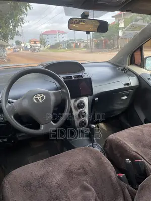 Toyota Vitz 1.0 FWD 3dr 2012 Black