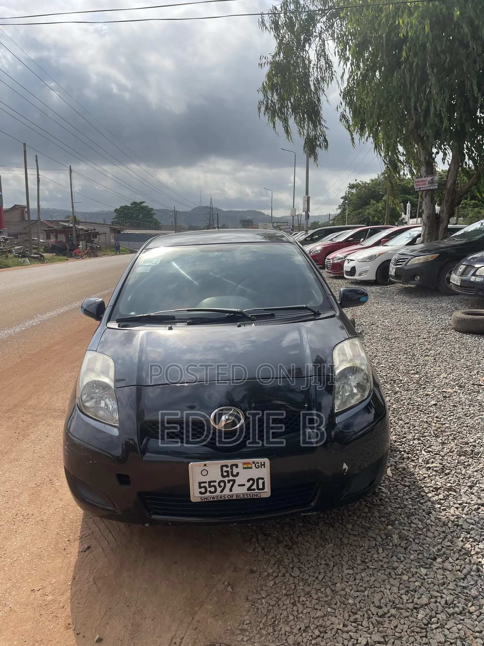 Toyota Vitz 1.0 FWD 3dr 2012 Black