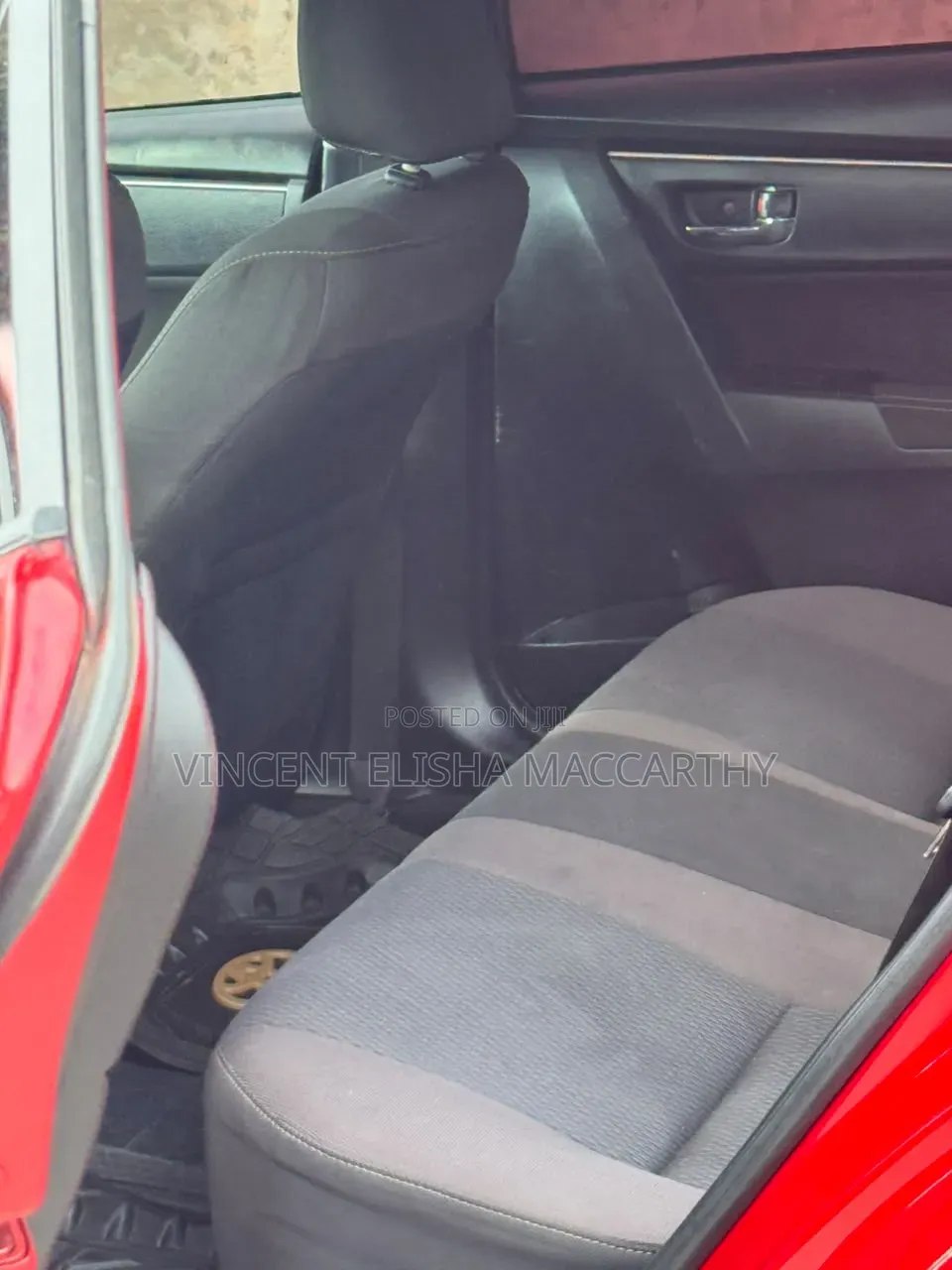 Toyota Corolla XLE (1.8L 4cyl 2A) 2019 Red