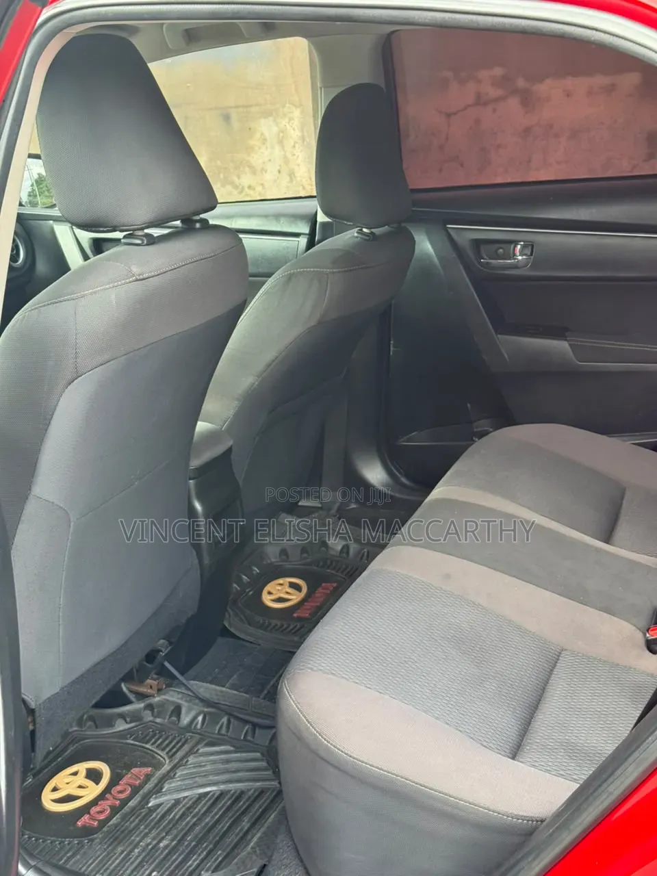Toyota Corolla XLE (1.8L 4cyl 2A) 2019 Red