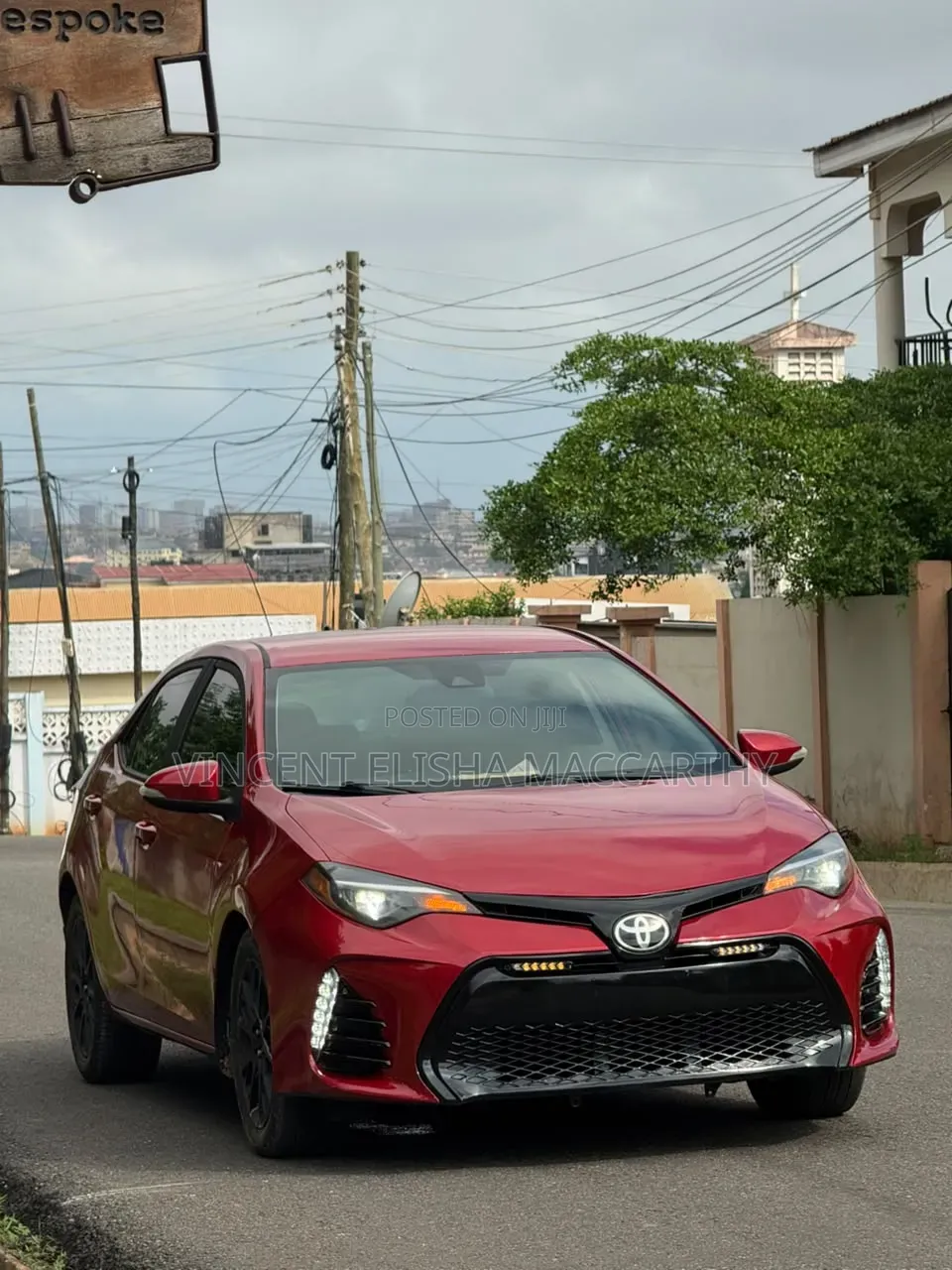 Toyota Corolla XLE (1.8L 4cyl 2A) 2019 Red
