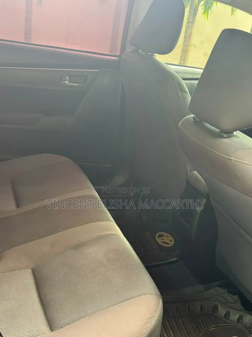 Toyota Corolla XLE (1.8L 4cyl 2A) 2019 Red