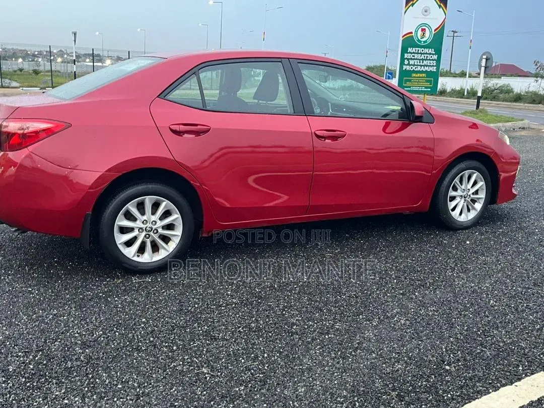 Toyota Corolla LE (1.8L 4cyl 2A) 2019 Red