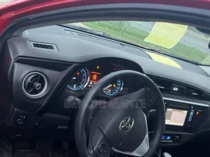 Toyota Corolla LE (1.8L 4cyl 2A) 2019 Red