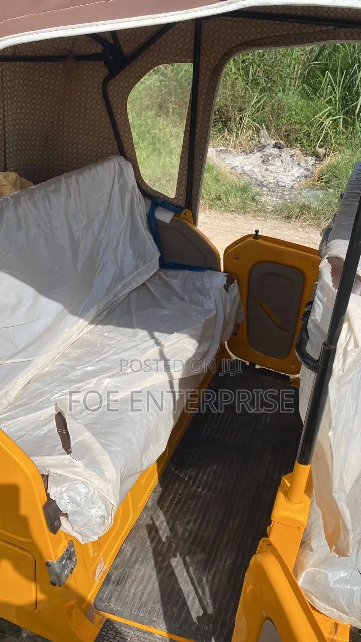 New Bajaj RE 2026 Yellow
