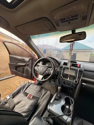 Toyota Camry SE 4dr Sedan (2.5L 4cyl 6A) 2012 Silver