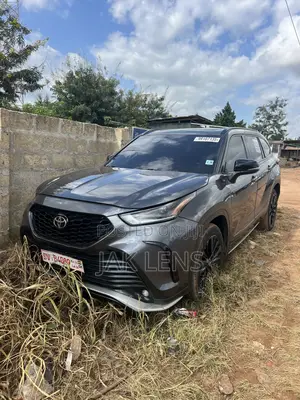 Toyota Highlander XLE FWD 2023 Gray
