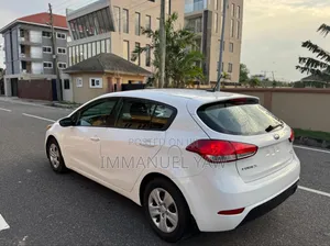 Kia Forte SX Hatchback 2017 White
