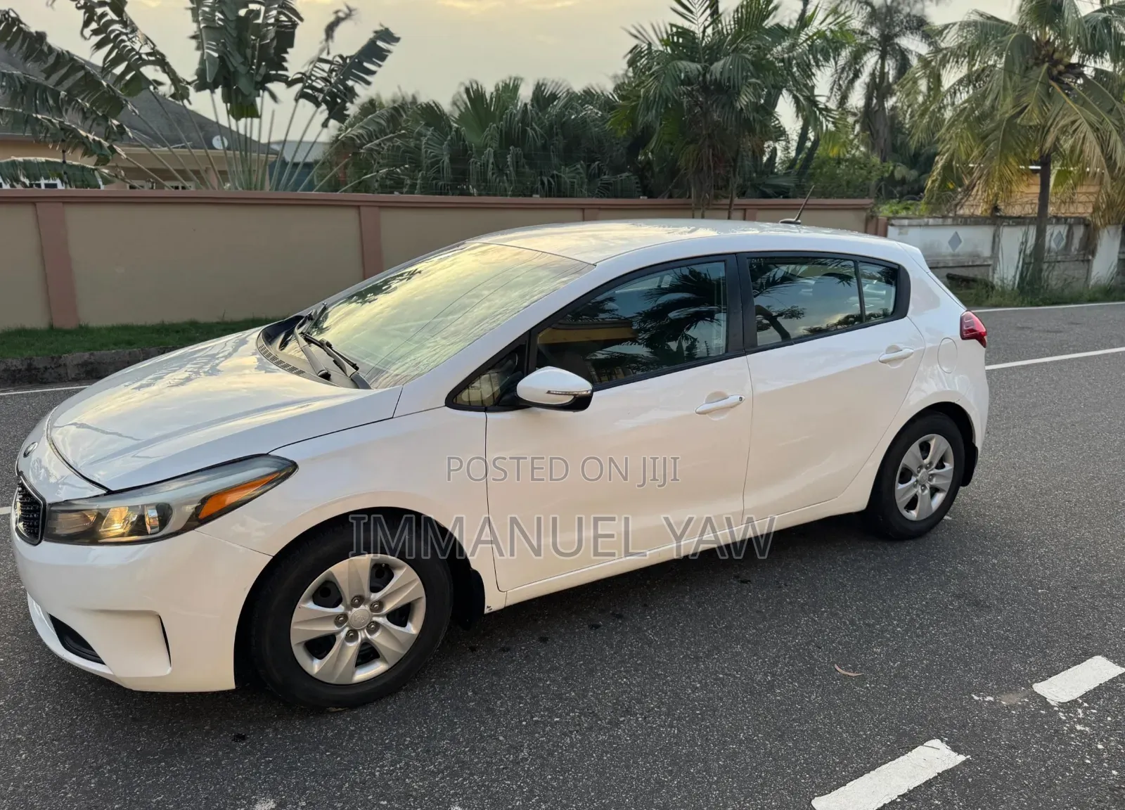 Kia Forte SX Hatchback 2017 White