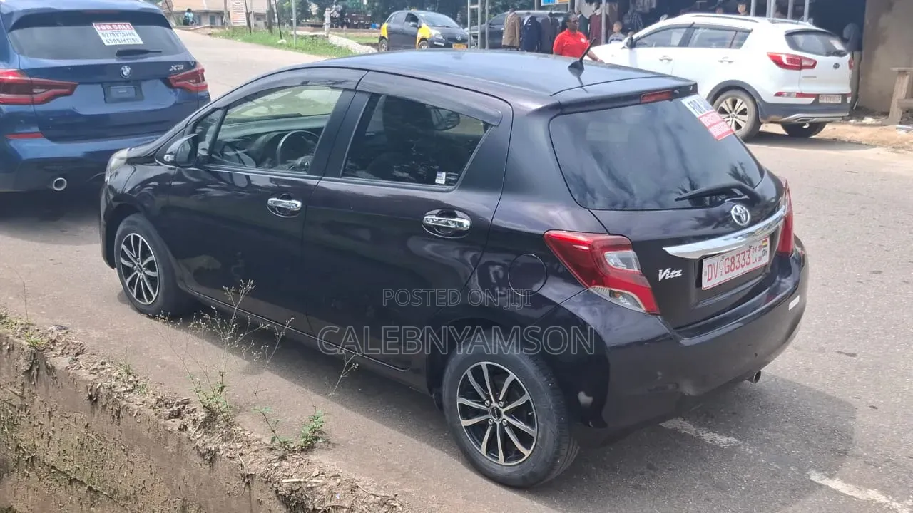 Toyota Vitz 2015