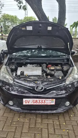 Toyota Vitz 2015