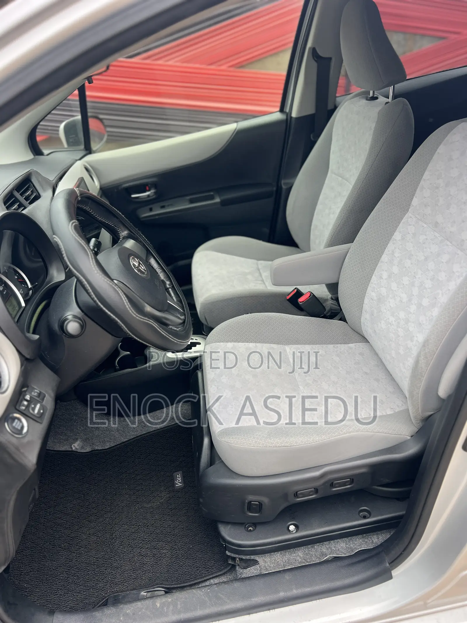 Toyota Vitz 1.3 AWD 5dr 2013 Silver