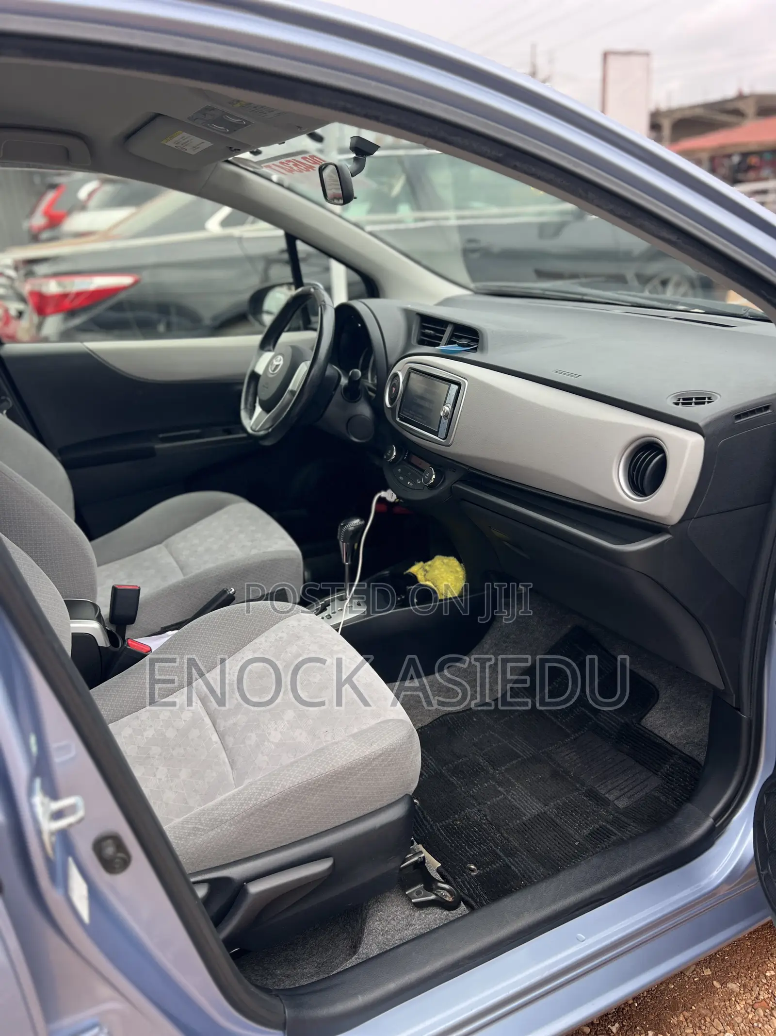 Toyota Vitz 1.3 AWD 3dr 2013 Blue
