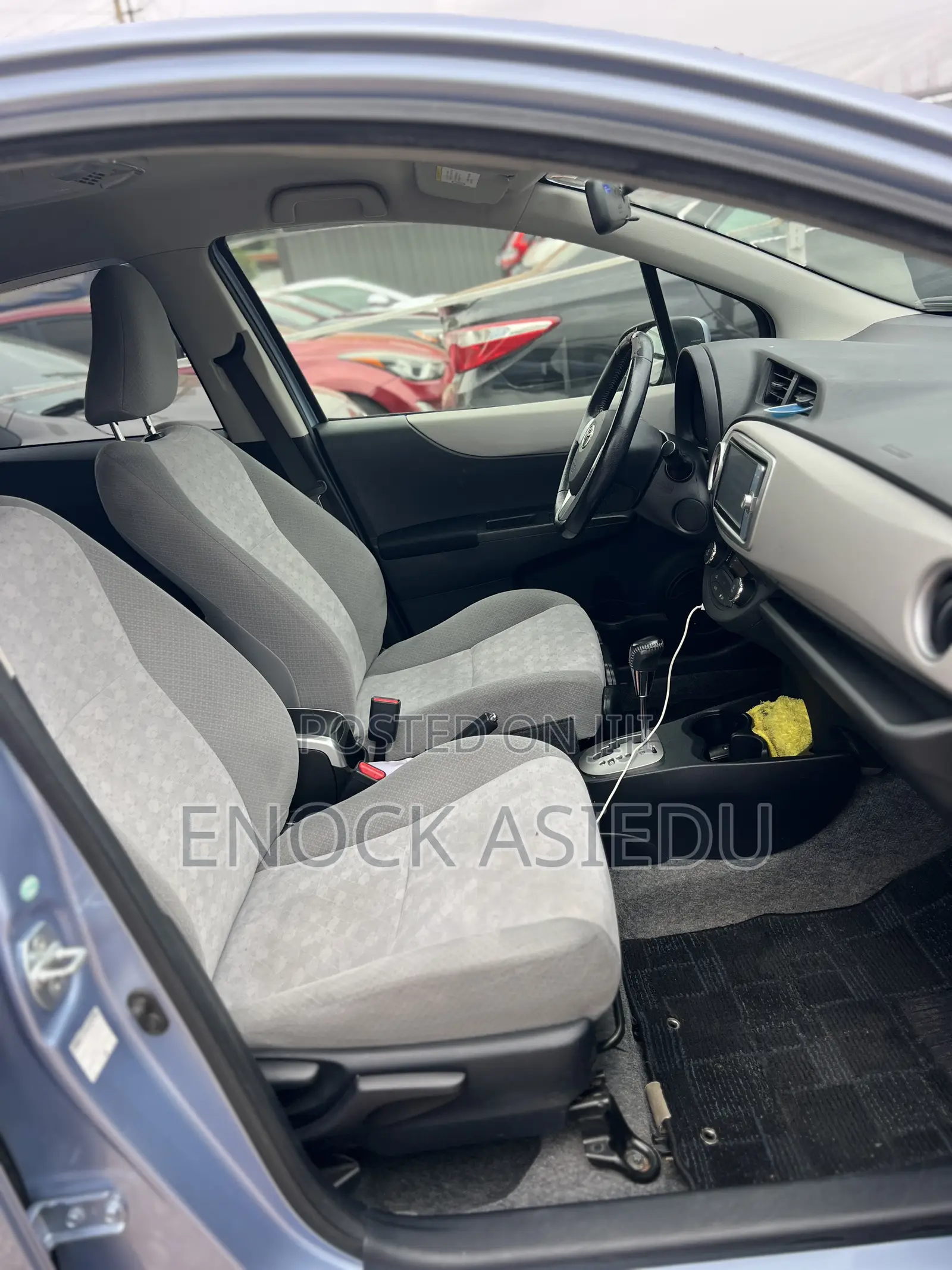 Toyota Vitz 1.3 AWD 3dr 2013 Blue