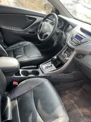 Hyundai Elantra 2013 Red