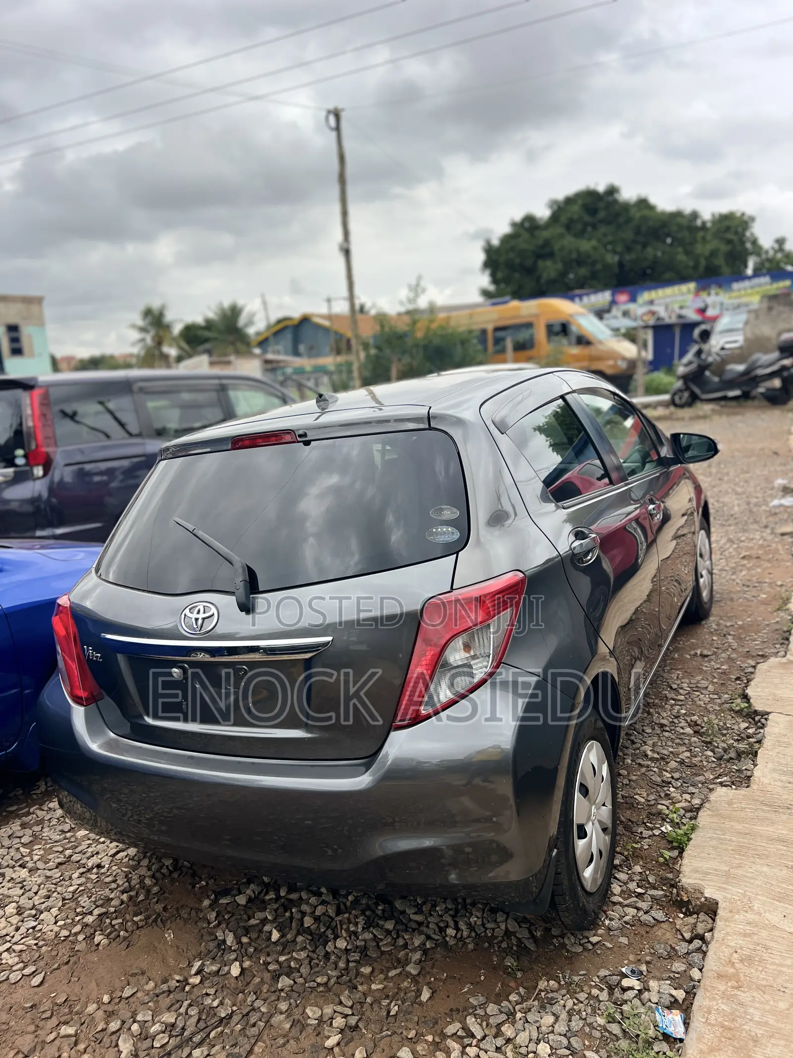 Toyota Vitz 1.3 AWD 5dr 2013 Gray