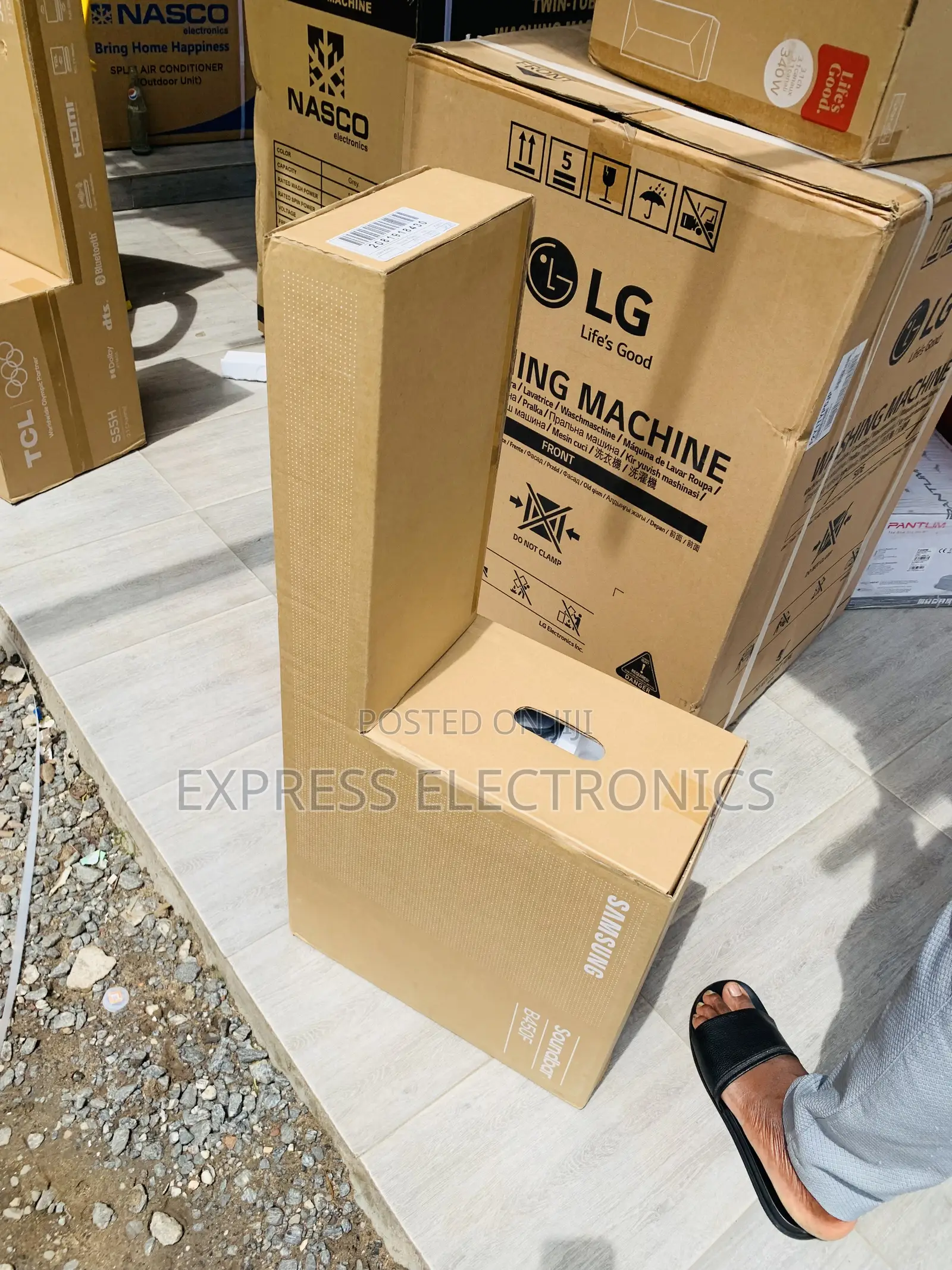 Limited Stock B-Series Soundbar Hw-B450 2.1ch.Subwoofer Black Samsung