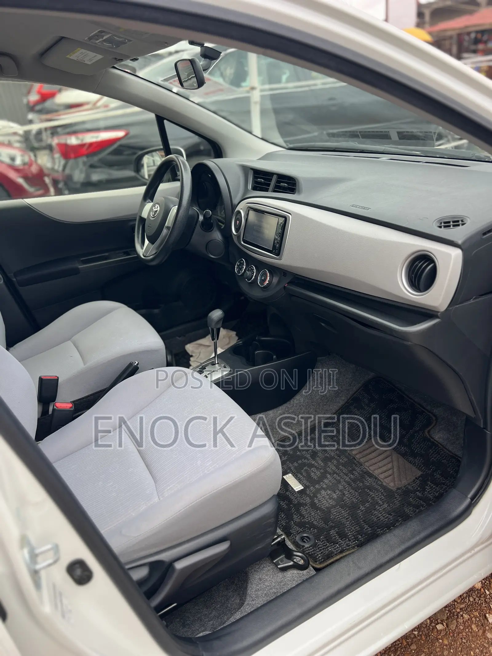 Toyota Vitz 1.3 AWD 3dr 2013 White