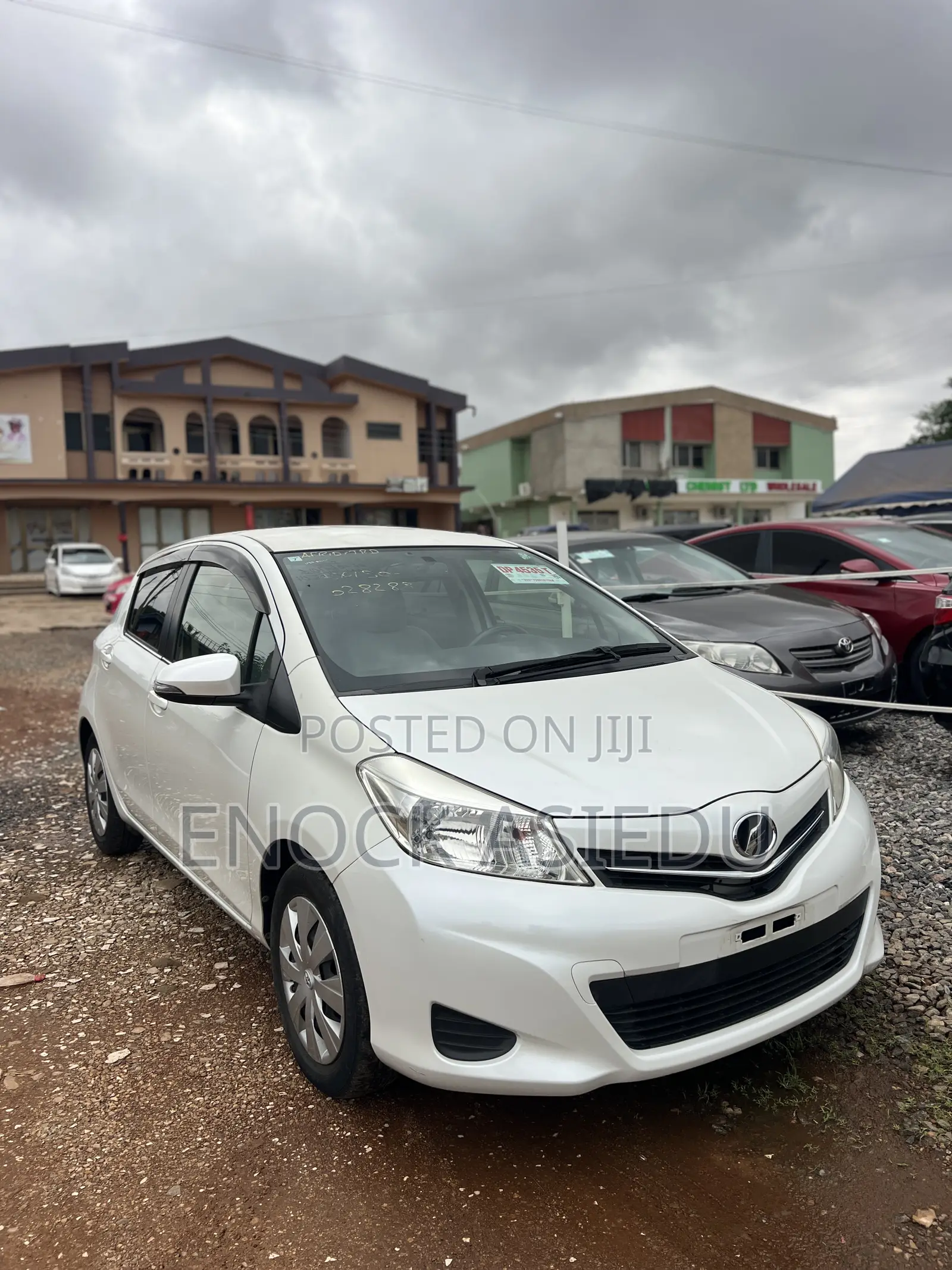 Toyota Vitz 1.3 AWD 3dr 2013 White