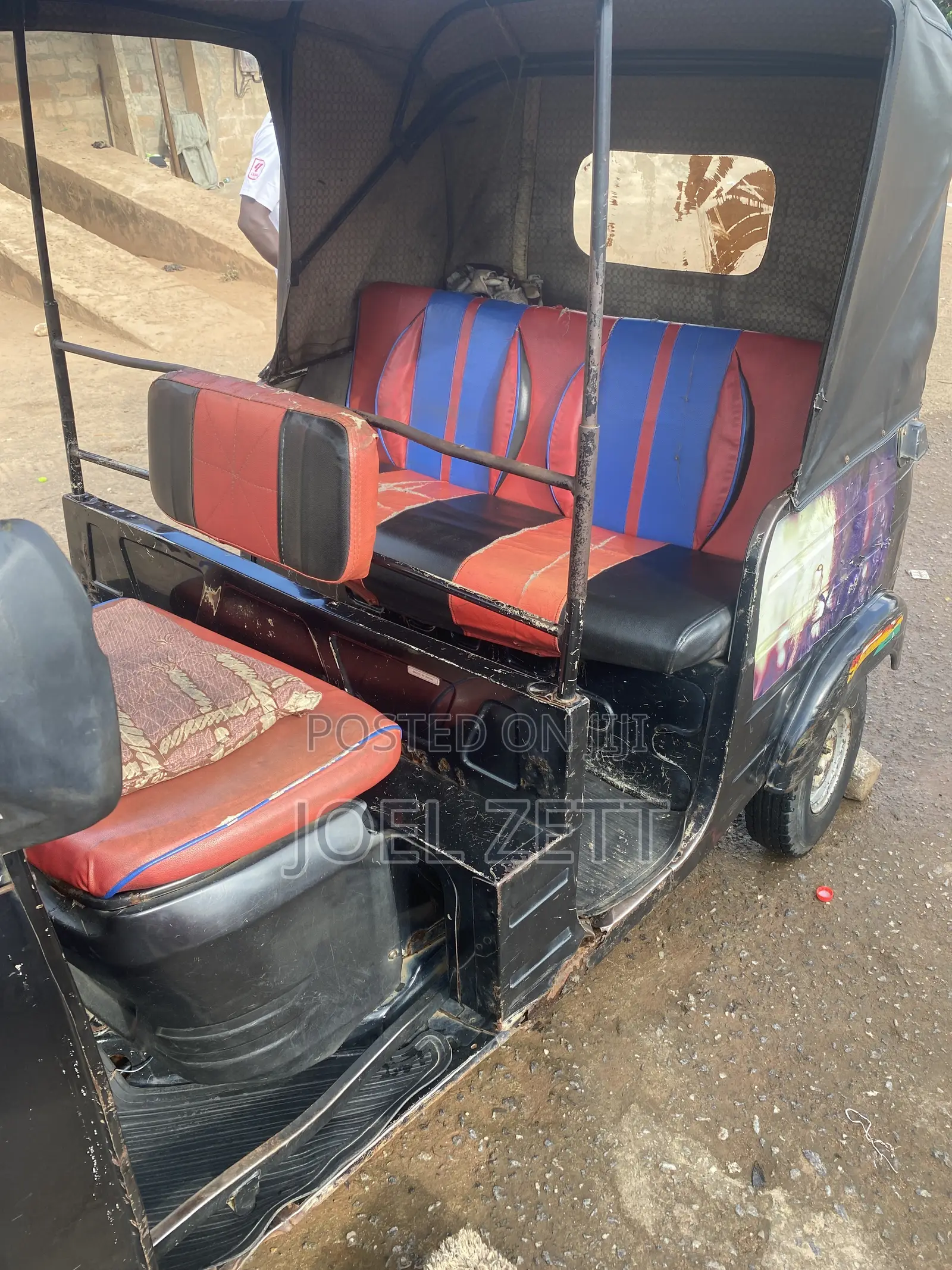 Bajaj RE 2021 Black