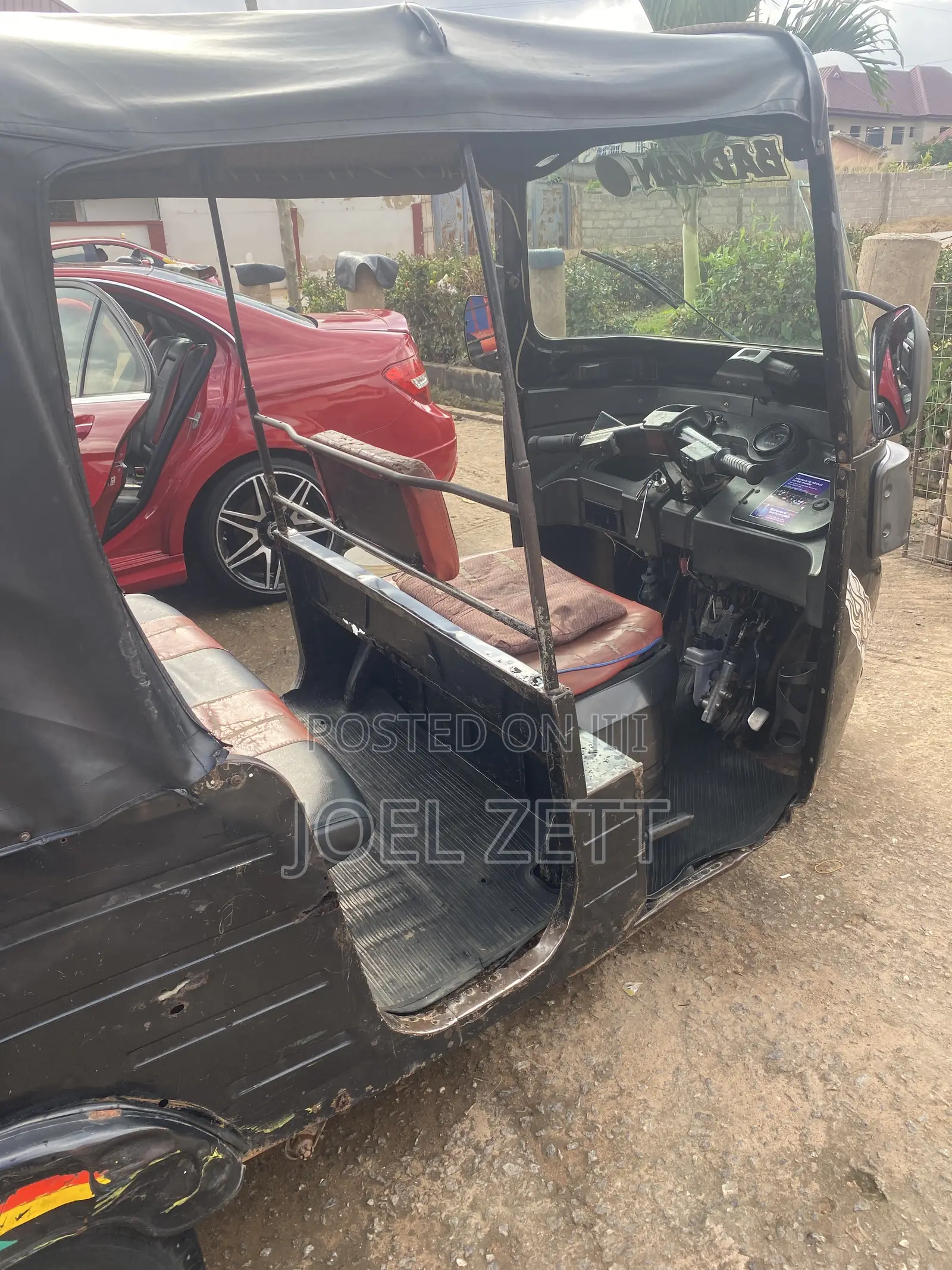 Bajaj RE 2021 Black