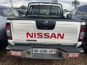 Nissan Hardbody 2019 White