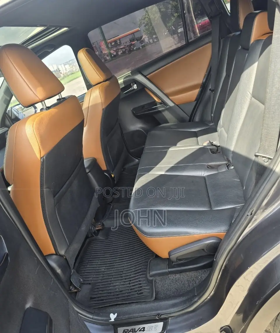 Toyota RAV4 SE AWD (2.5L 4cyl 6A) 2017 Gray