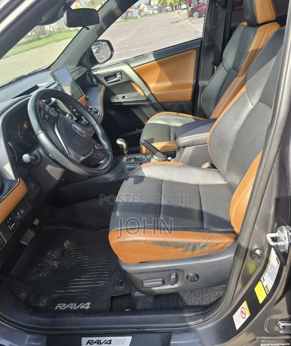 Toyota RAV4 SE AWD (2.5L 4cyl 6A) 2017 Gray