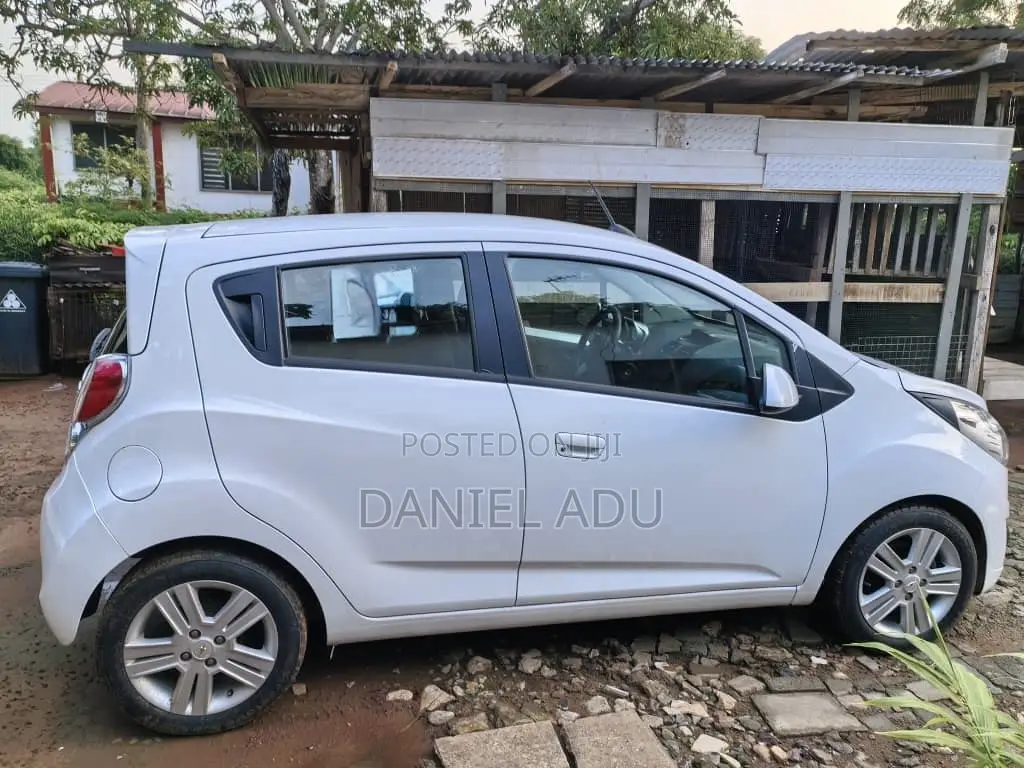 Chevrolet Spark 2015 White