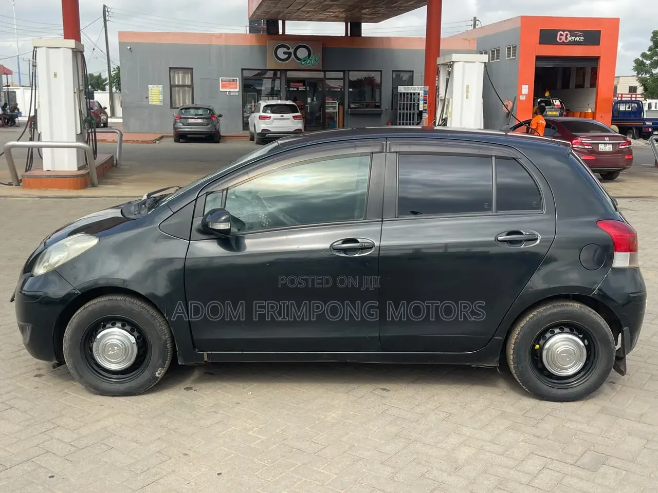 Toyota Vitz 2010 Black