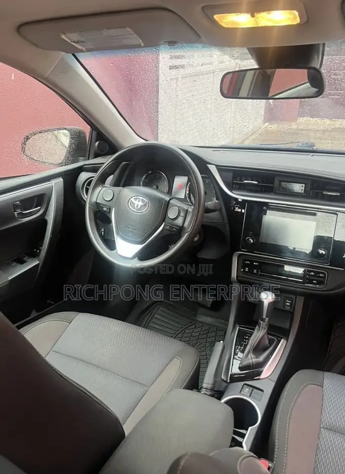 Toyota Corolla LE 4dr Sedan (1.8L 4cyl CVT) 2017 Red