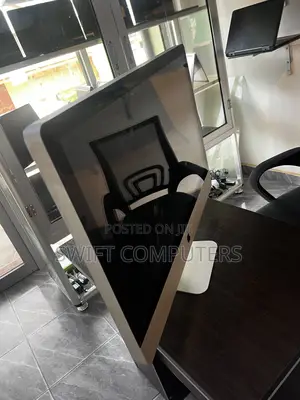 Desktop Computer Apple iMac 8GB Intel Core i5 HDD 500GB