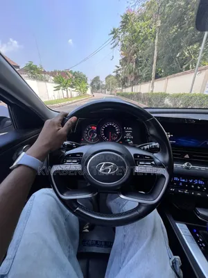 Hyundai Avante 2021 White