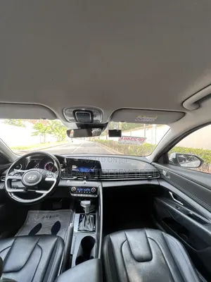 Hyundai Avante 2021 White