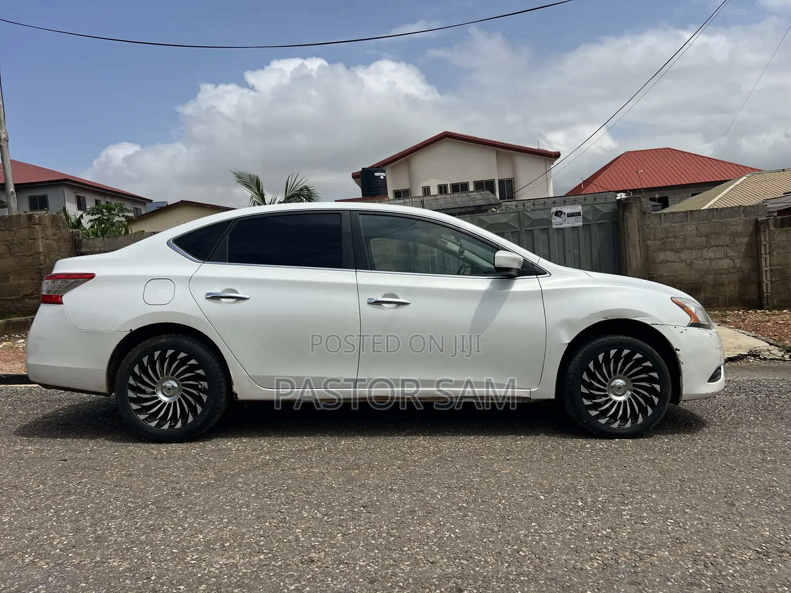 Nissan Sentra SR 4dr Sedan (1.8L 4cyl CVT) 2014 White