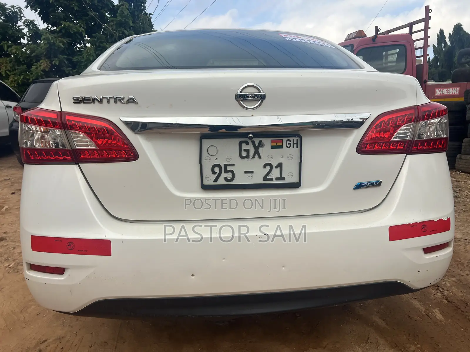 Nissan Sentra SR 4dr Sedan (1.8L 4cyl CVT) 2014 White