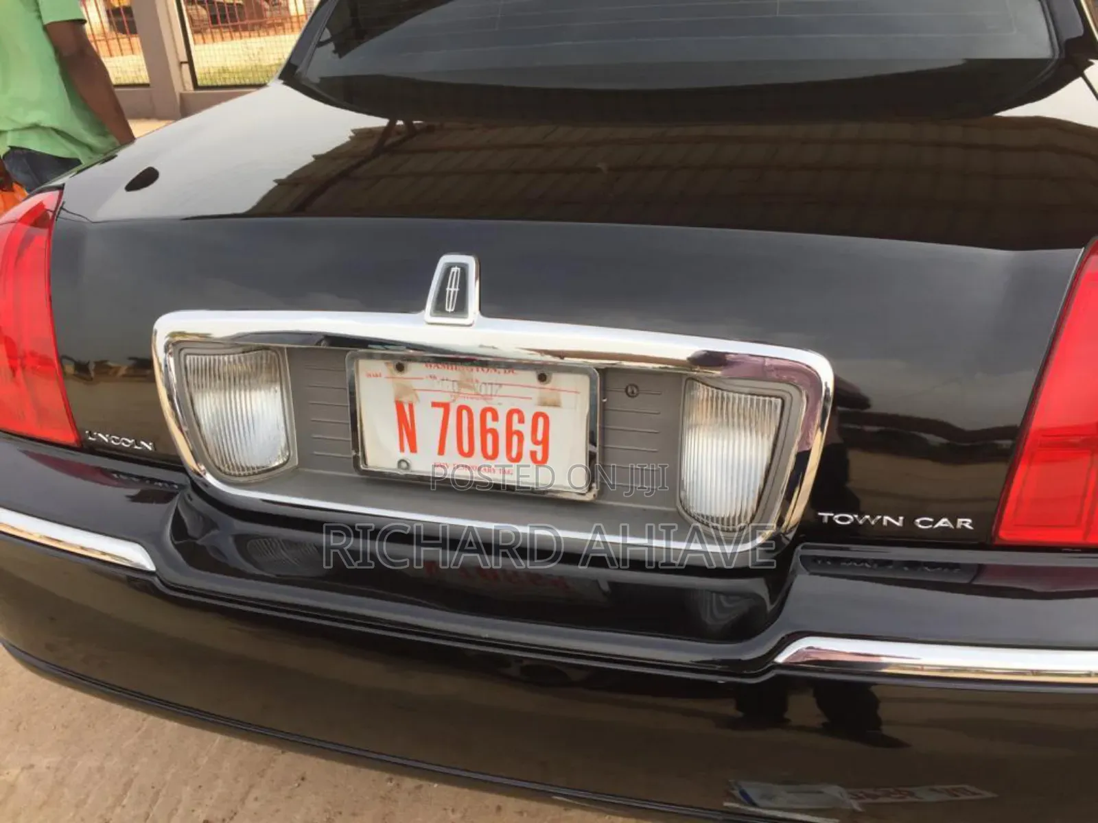 Lincoln Town Car Signature Limited 2010 Black