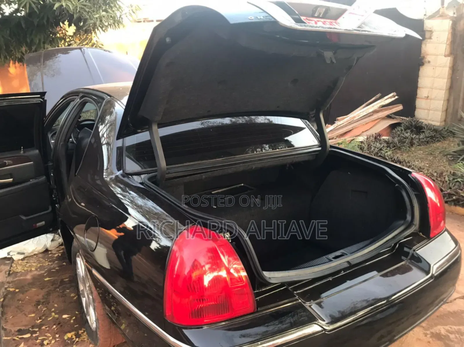 Lincoln Town Car Signature Limited 2010 Black
