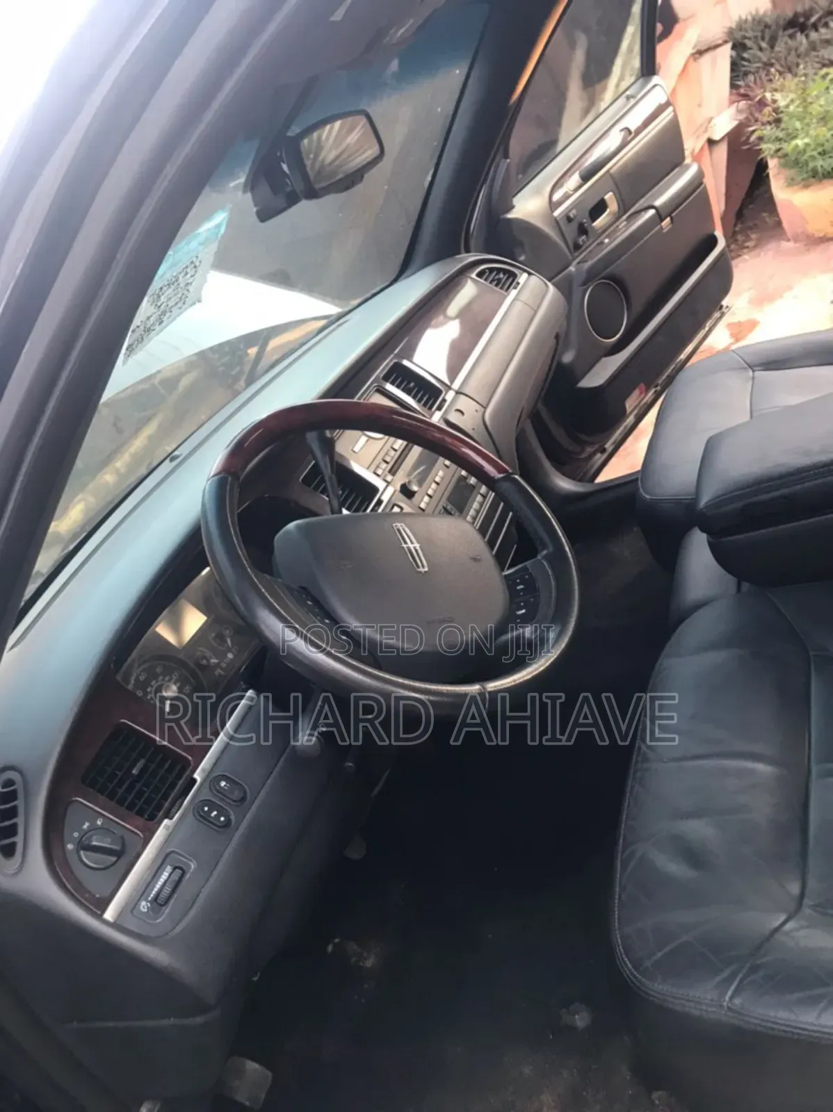Lincoln Town Car Signature Limited 2010 Black