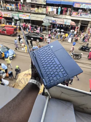 Laptop HP 240 G7 8GB Intel Core i5 SSHD+SSD 256GB