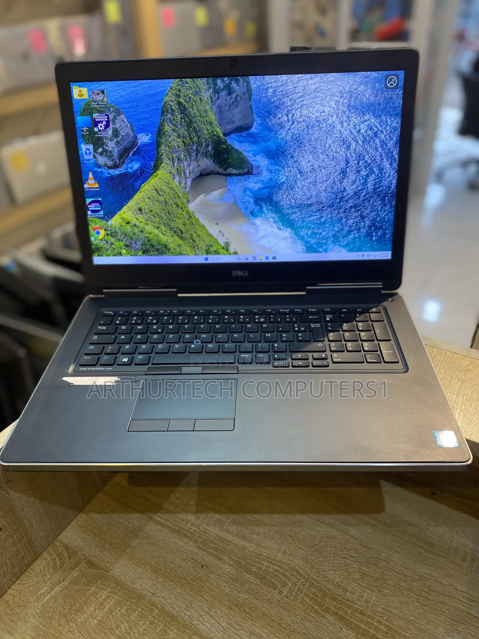 Laptop Dell Precision 7710 16GB Intel Core i7 HDD+SSD 256GB